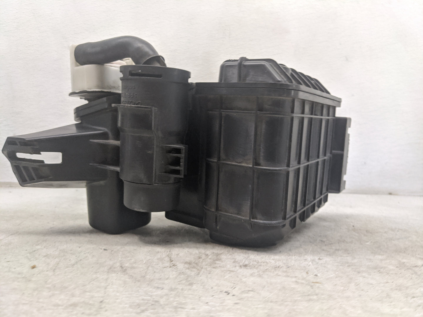 2015 Dodge Dart Fuel Vapor Charcoal Canister - Oemusedautoparts1.com