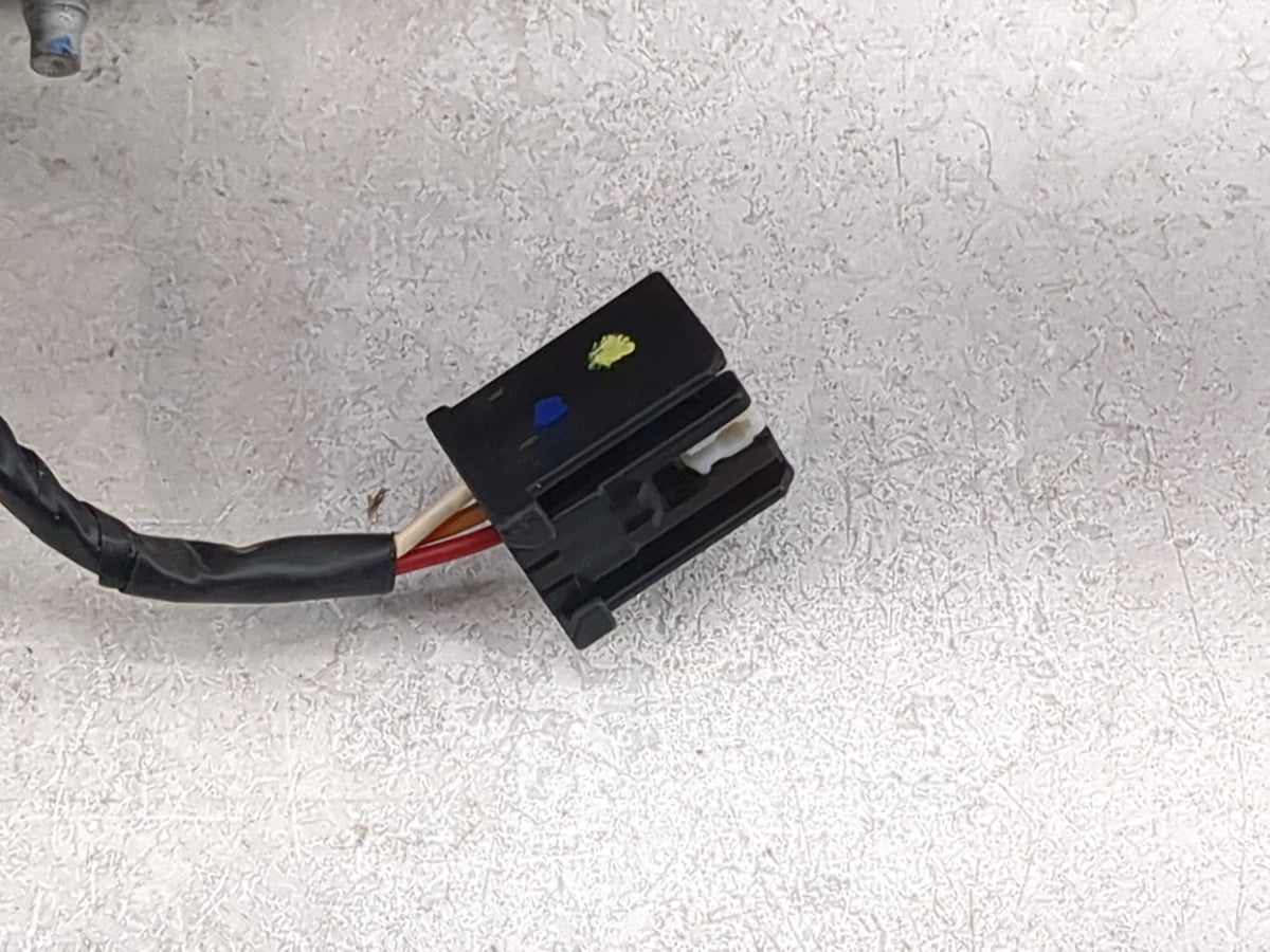 2013-2016 Dodge Dart Passenger Side View Mirror - Right Door Mirror OEM Used - Oemusedautoparts1.com