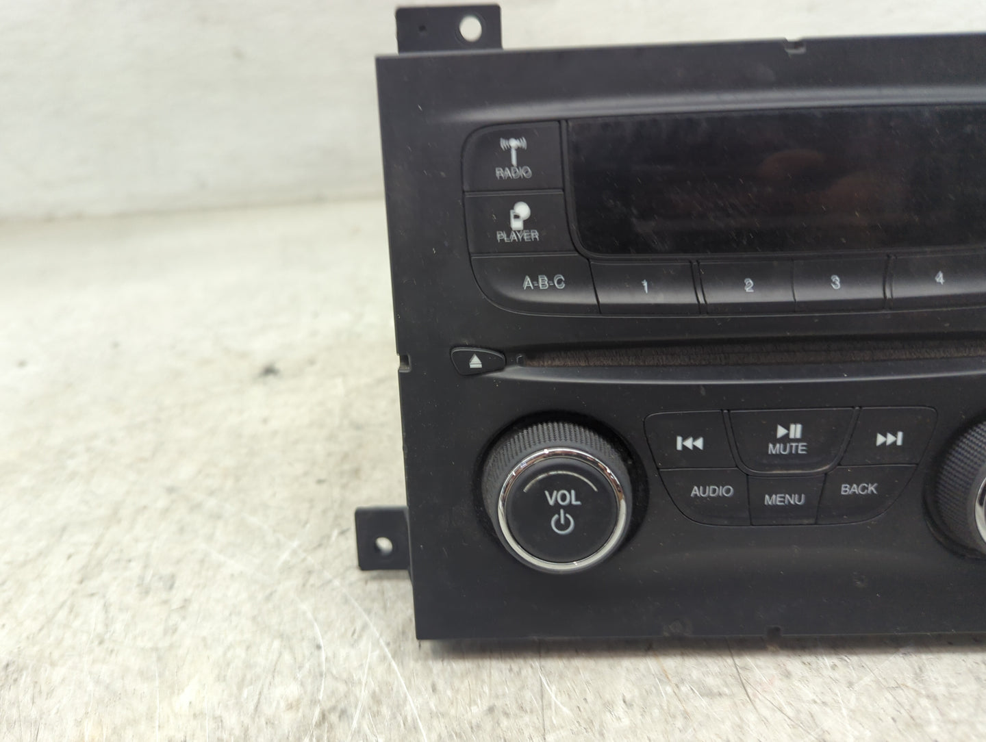 2015-2016 Dodge Dart Radio AM FM Cd Player Receiver Replacement P/N:04692355AH Fits Fits 2015 2016 OEM Used Auto Parts - Oem