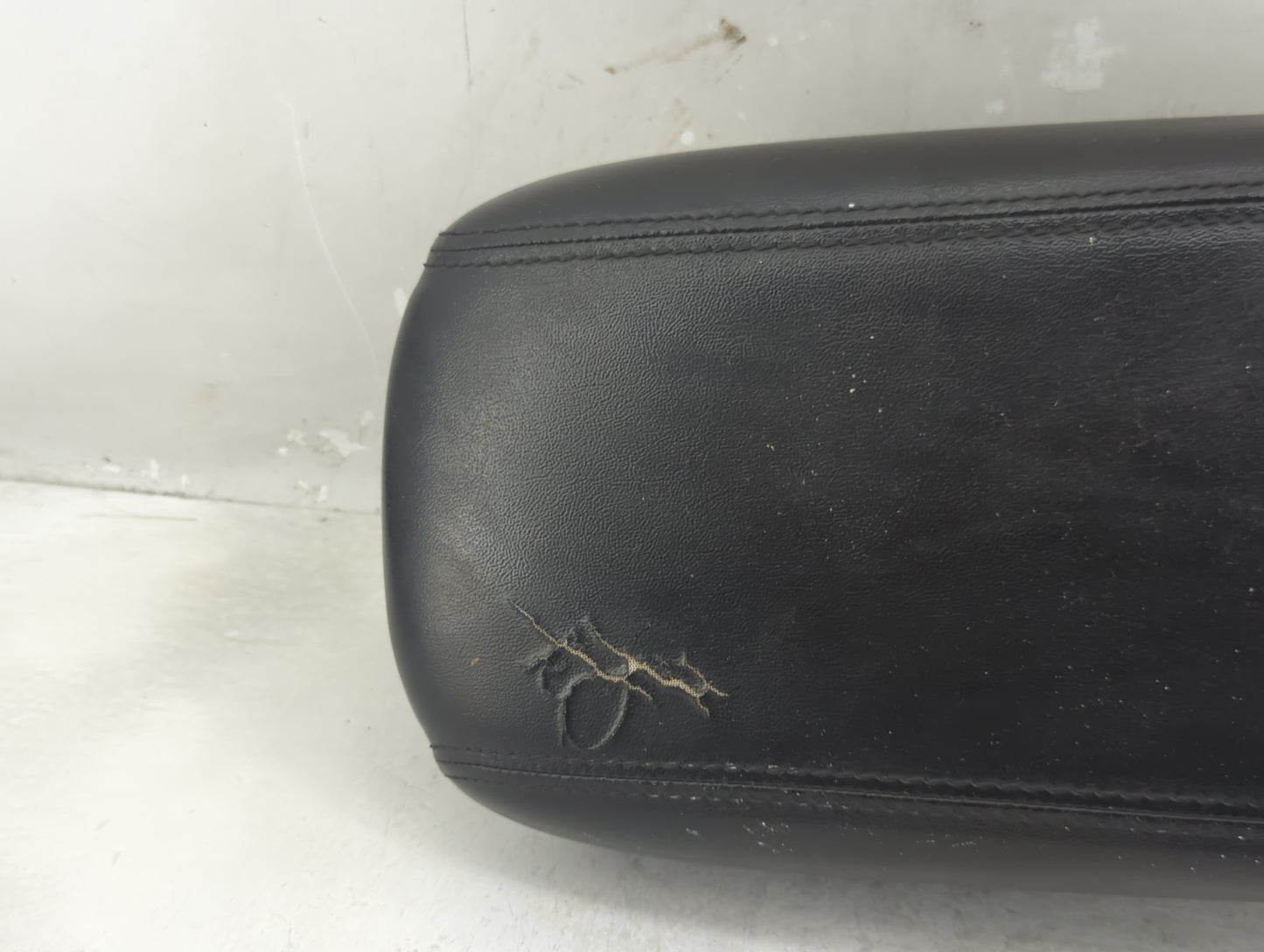 2013-2015 Dodge Dart Center Console Armrest Cover Lid Fits Fits 2013 2014 2015 OEM Used Auto Parts - Oemusedautoparts1.com