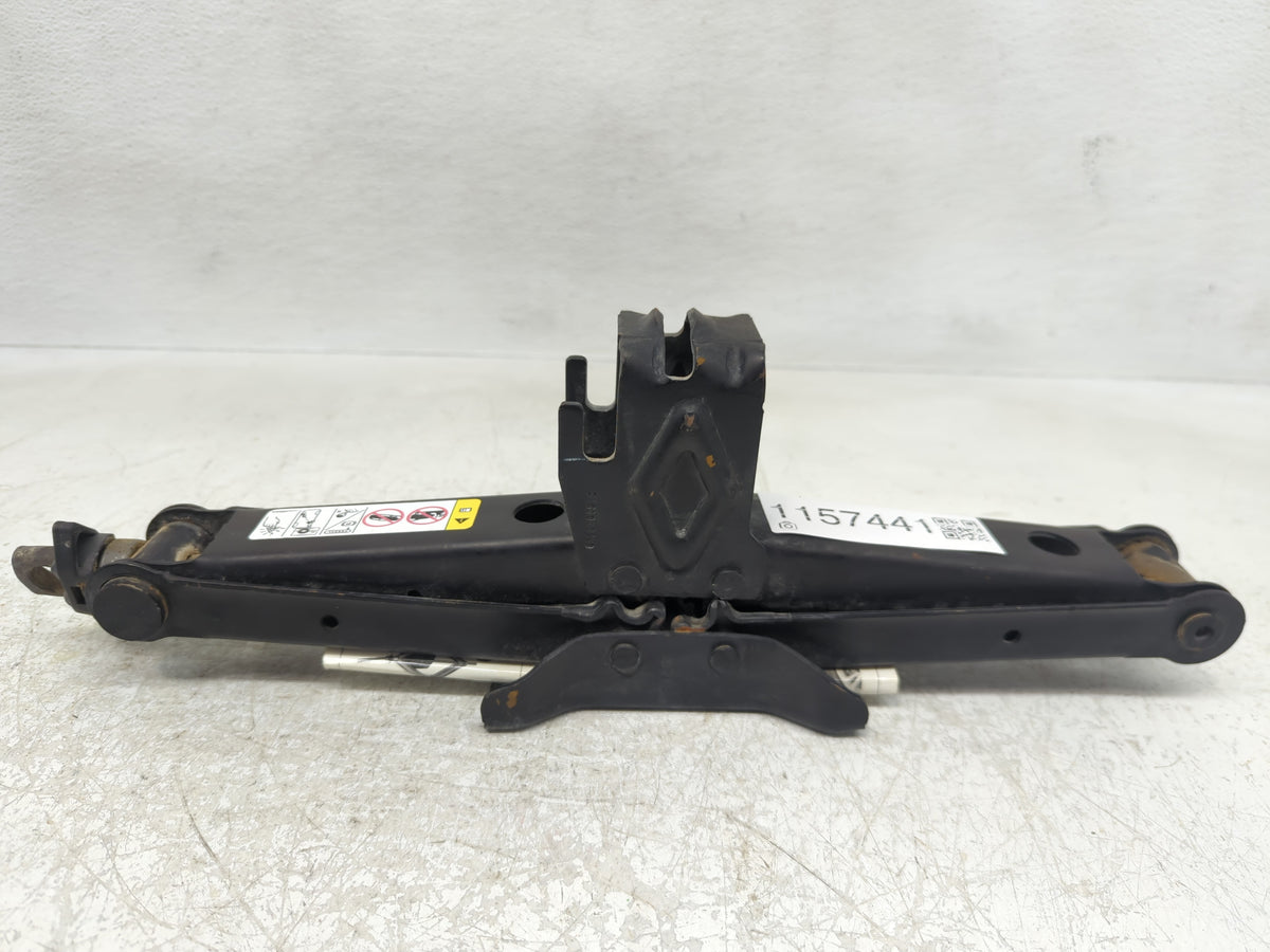 2015 Dodge Durango Spare Scissor Car Jack - Oemusedautoparts1.com