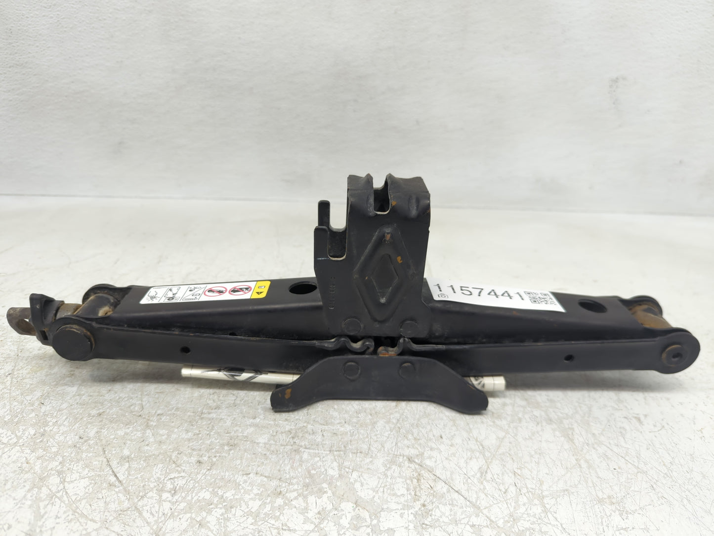 2015 Dodge Durango Spare Scissor Car Jack - Oemusedautoparts1.com