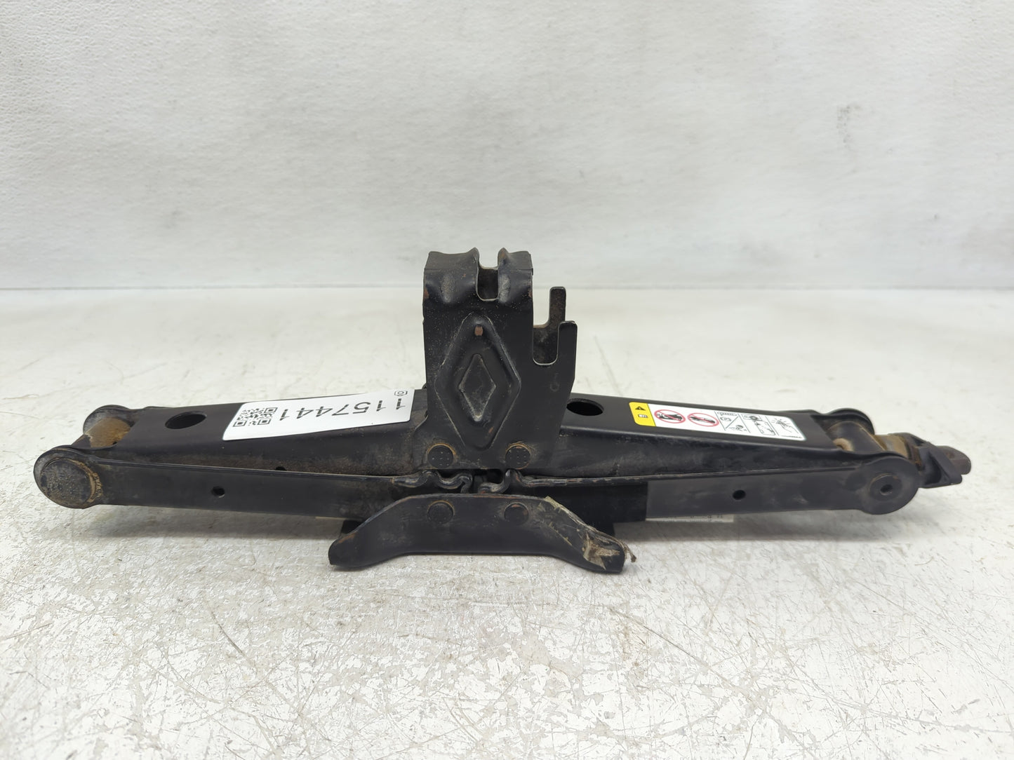 2015 Dodge Durango Spare Scissor Car Jack - Oemusedautoparts1.com