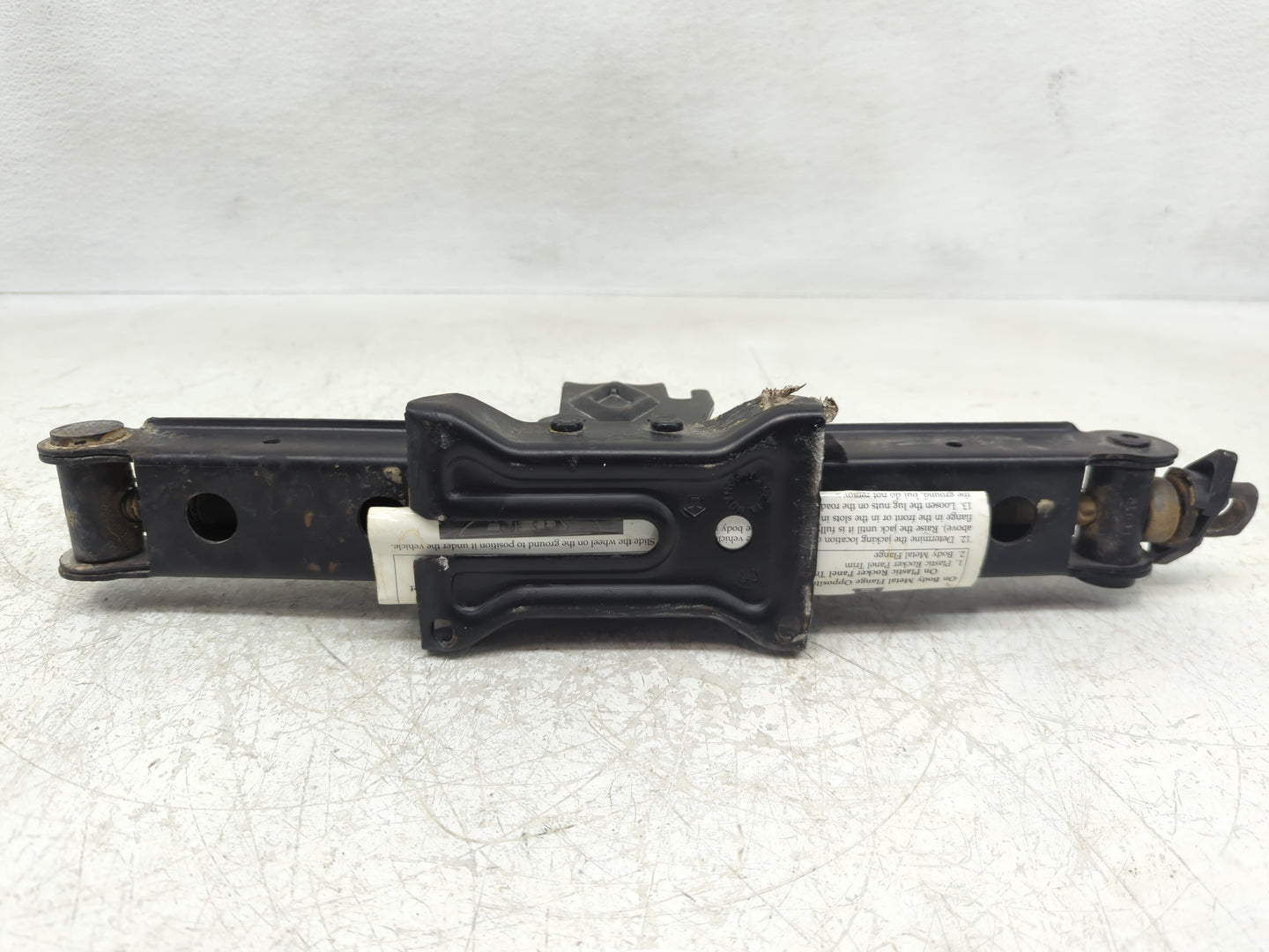 2015 Dodge Durango Spare Scissor Car Jack - Oemusedautoparts1.com