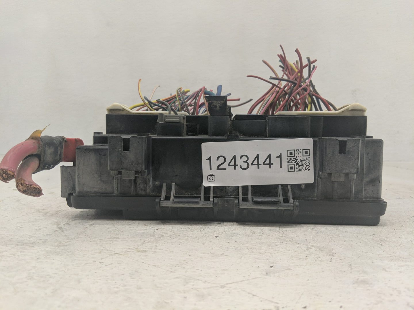 2015 Dodge Durango Fusebox Fuse Box Panel Relay Module Fits OEM Used Auto Parts - Oemusedautoparts1.com