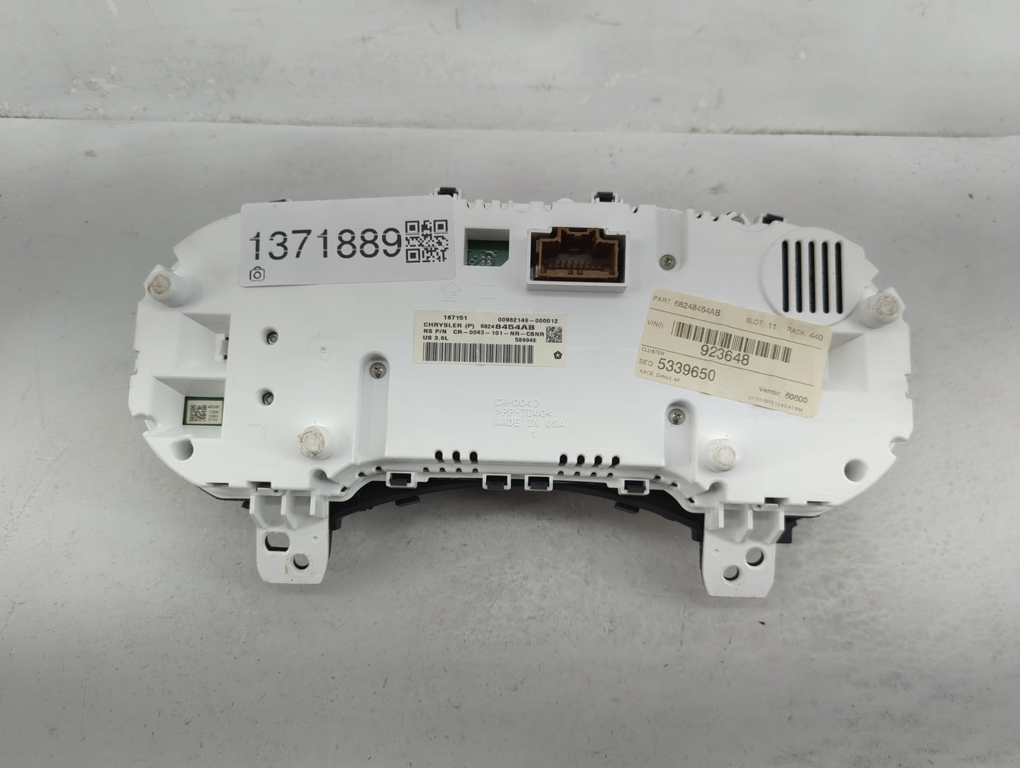 2015 Dodge Durango Instrument Cluster Speedometer Gauges P/N:68248454AB Fits OEM Used Auto Parts - Oemusedautoparts1.com