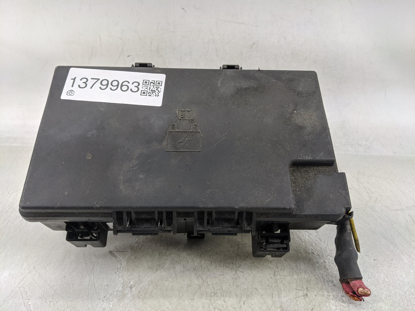 2015 Dodge Durango Fusebox Fuse Box Panel Relay Module P/N:7140-1980-30 Fits OEM Used Auto Parts - Oemusedautoparts1.com