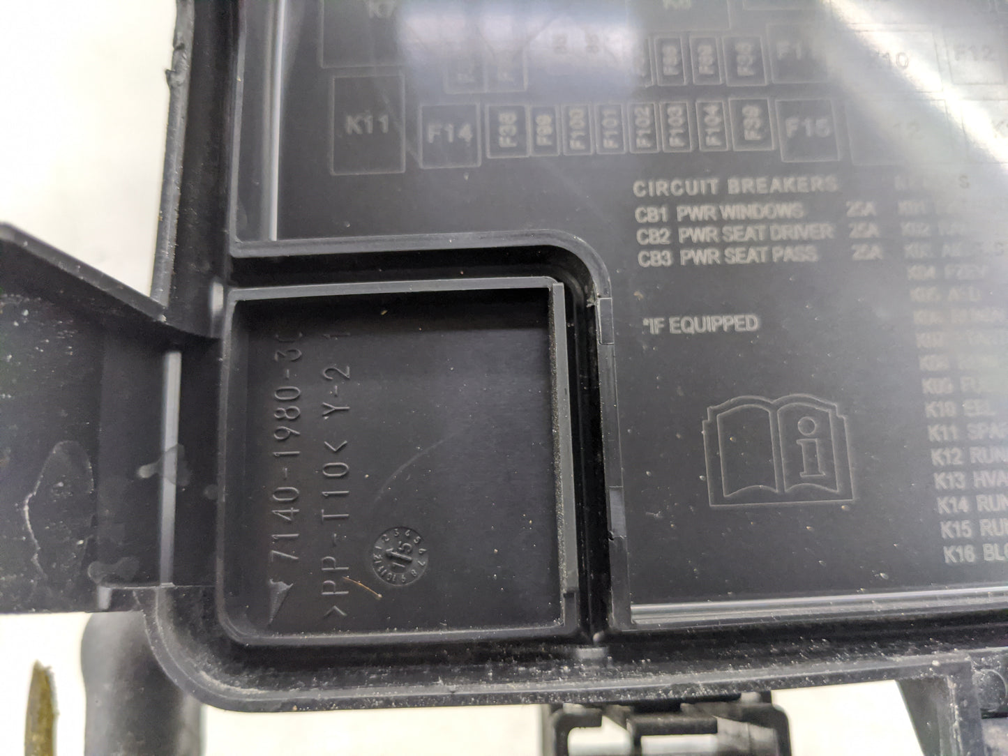 2015 Dodge Durango Fusebox Fuse Box Panel Relay Module P/N:7140-1980-30 Fits OEM Used Auto Parts - Oemusedautoparts1.com