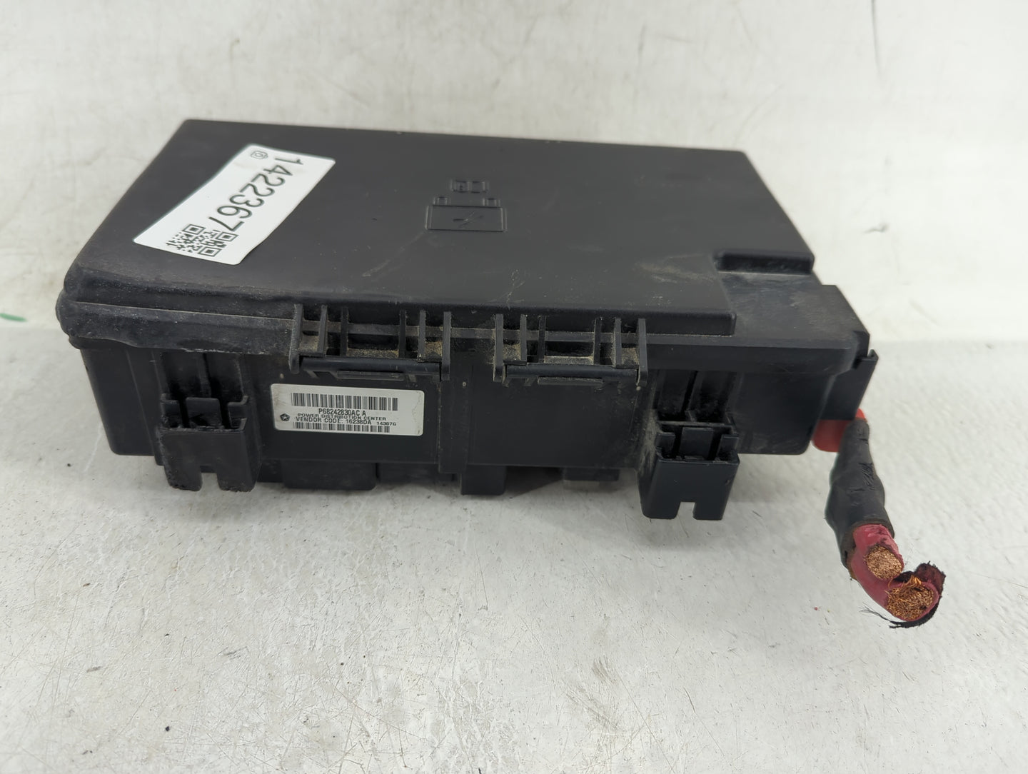 2015 Dodge Durango Fusebox Fuse Box Panel Relay Module P/N:P68242830AC Fits OEM Used Auto Parts - Oemusedautoparts1.com