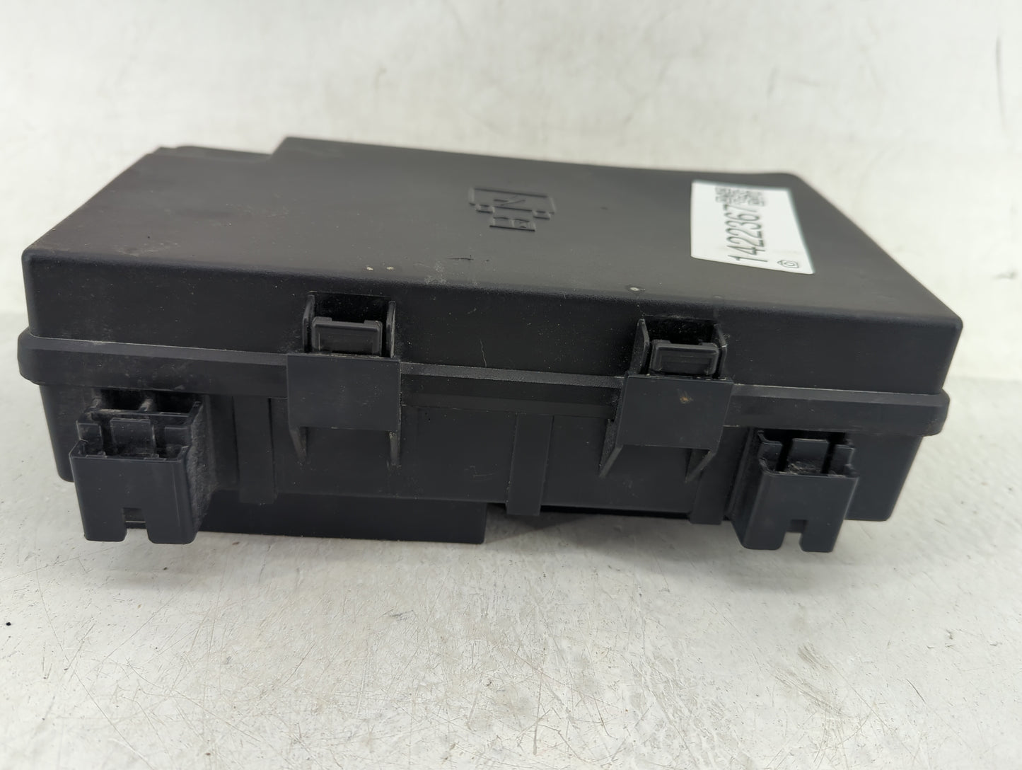 2015 Dodge Durango Fusebox Fuse Box Panel Relay Module P/N:P68242830AC Fits OEM Used Auto Parts - Oemusedautoparts1.com
