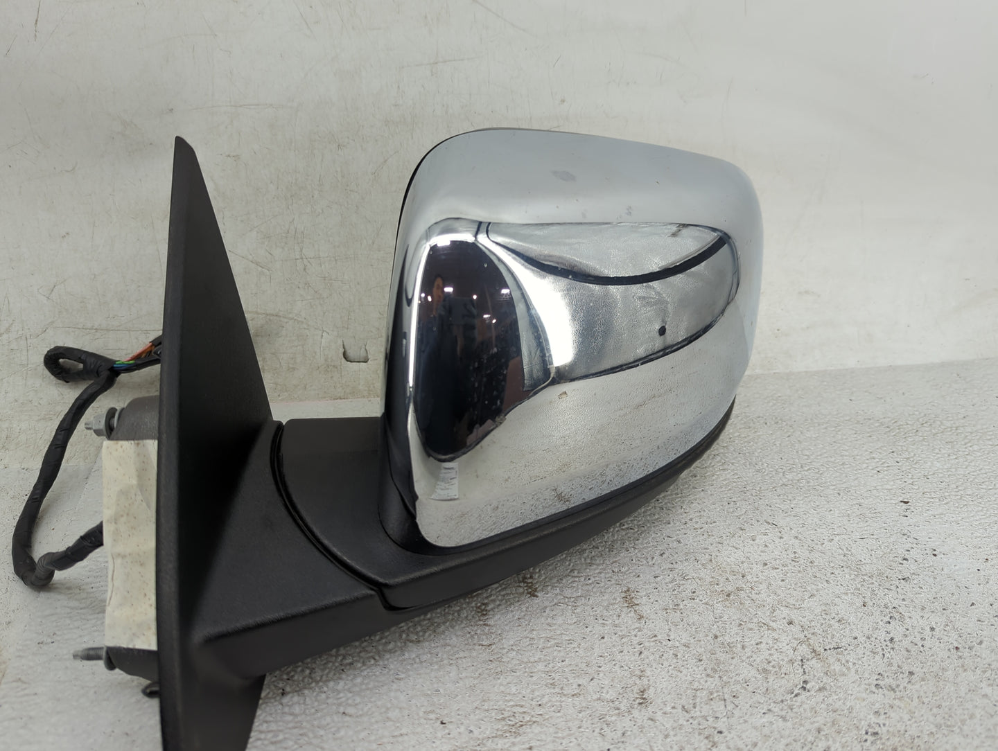 2015 Dodge Durango Driver Side View Mirror - Left Door Mirror OEM Used - Oemusedautoparts1.com