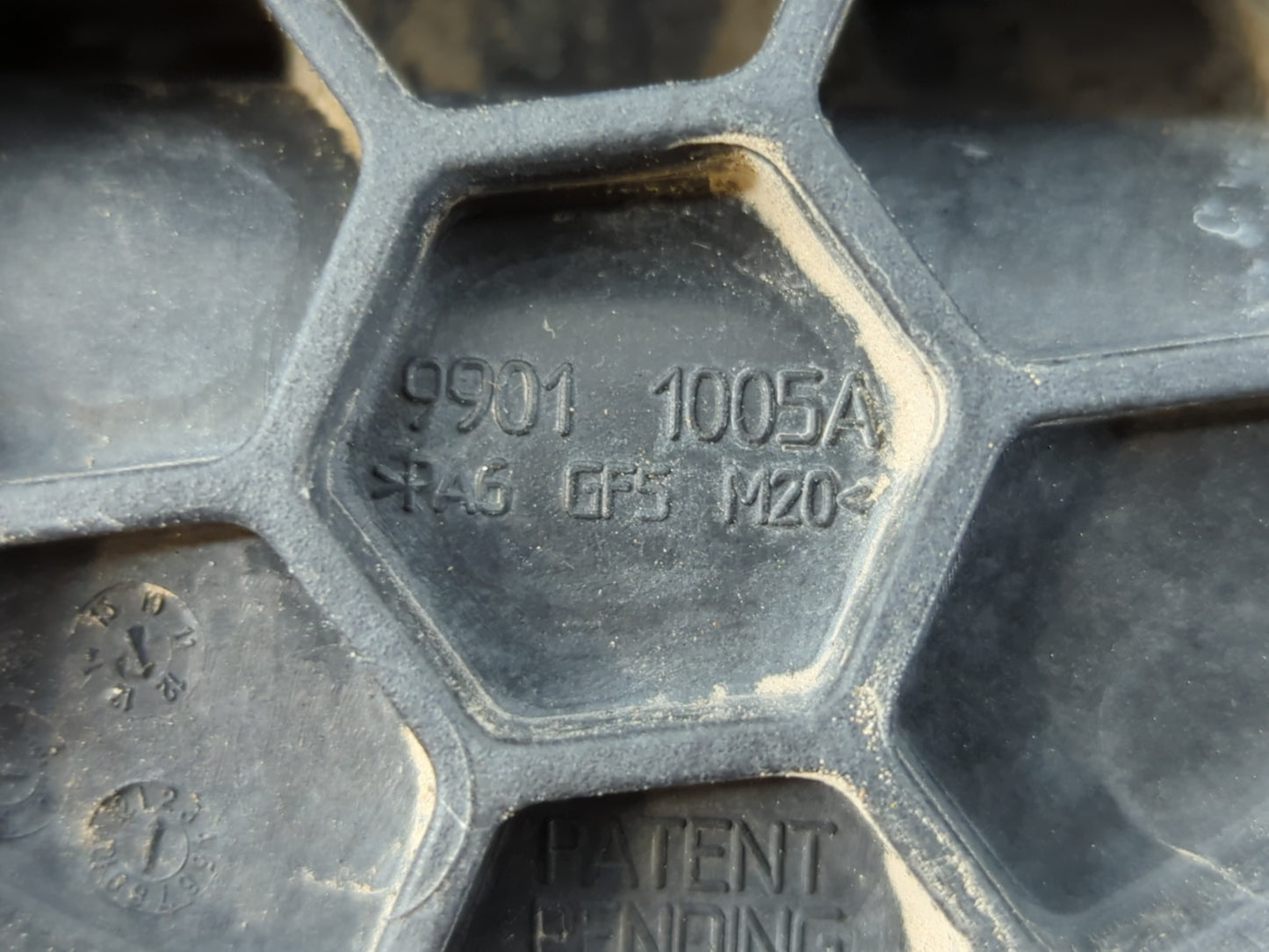 2015 Dodge Durango Engine Cover - Oemusedautoparts1.com