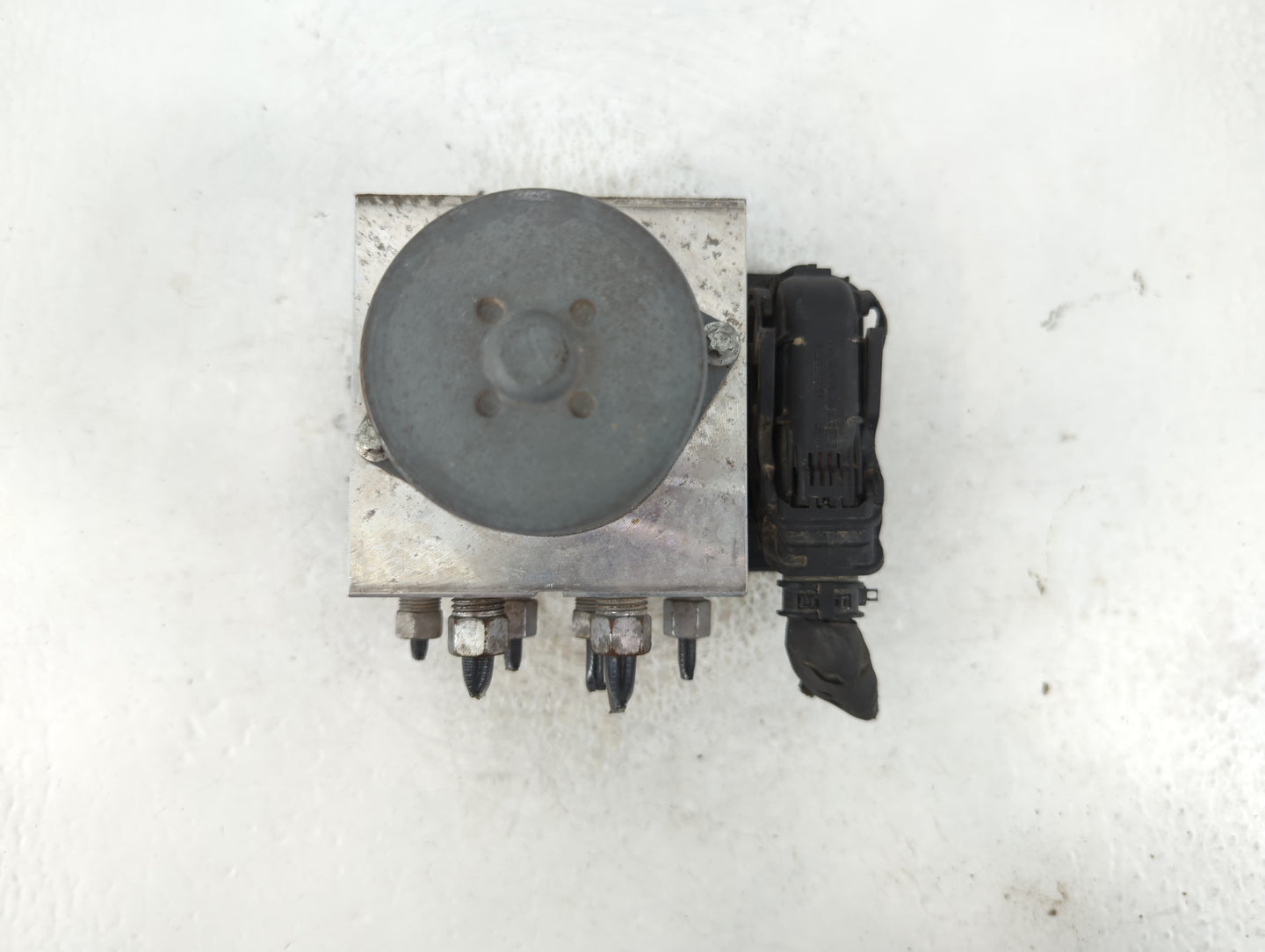 2014-2015 Dodge Durango ABS Pump Control Module Replacement P/N:68241676AC Fits Fits 2014 2015 OEM Used Auto Parts - Oemused