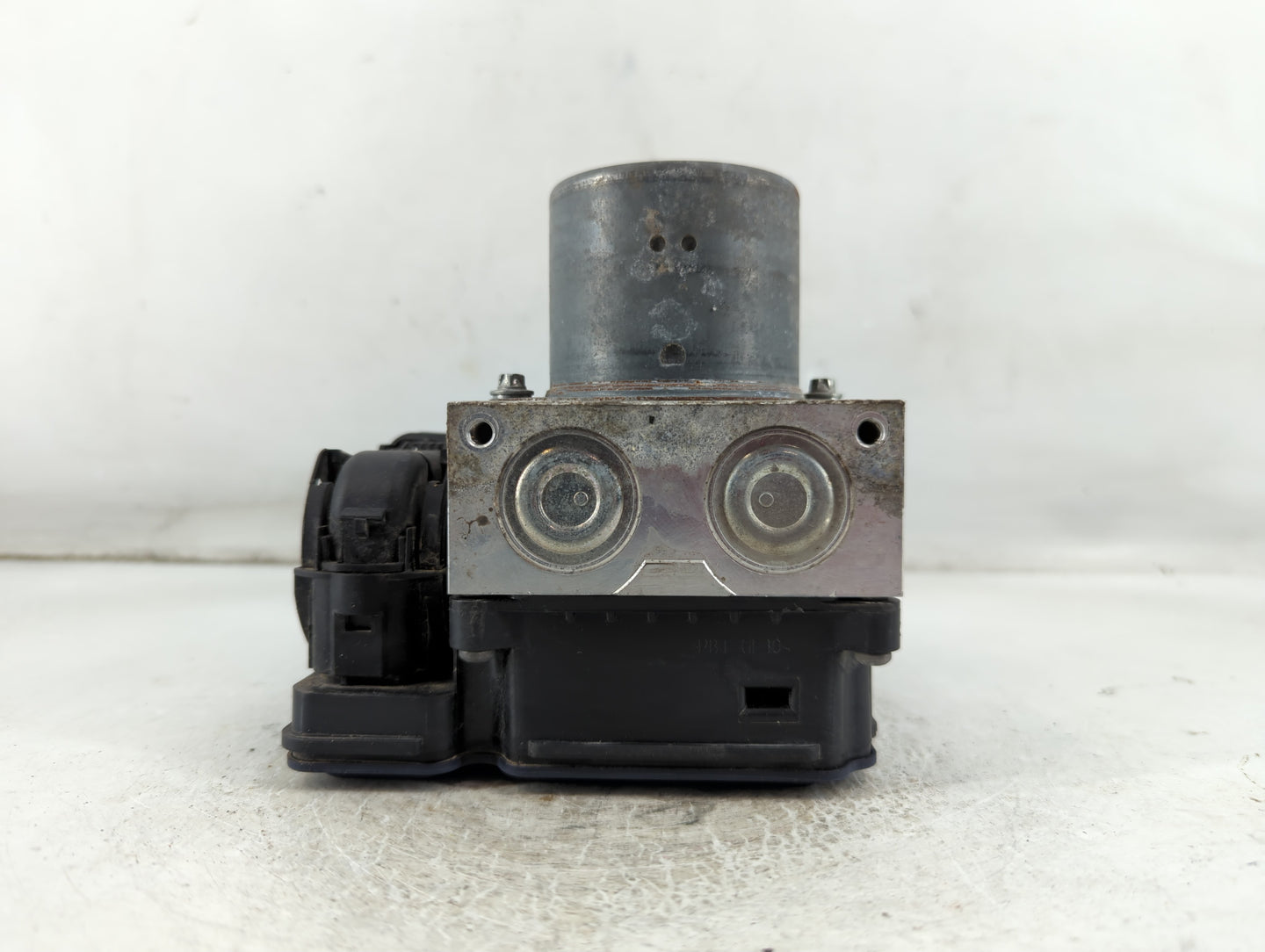 2014-2015 Dodge Durango ABS Pump Control Module Replacement P/N:68241676AC Fits Fits 2014 2015 OEM Used Auto Parts - Oemused