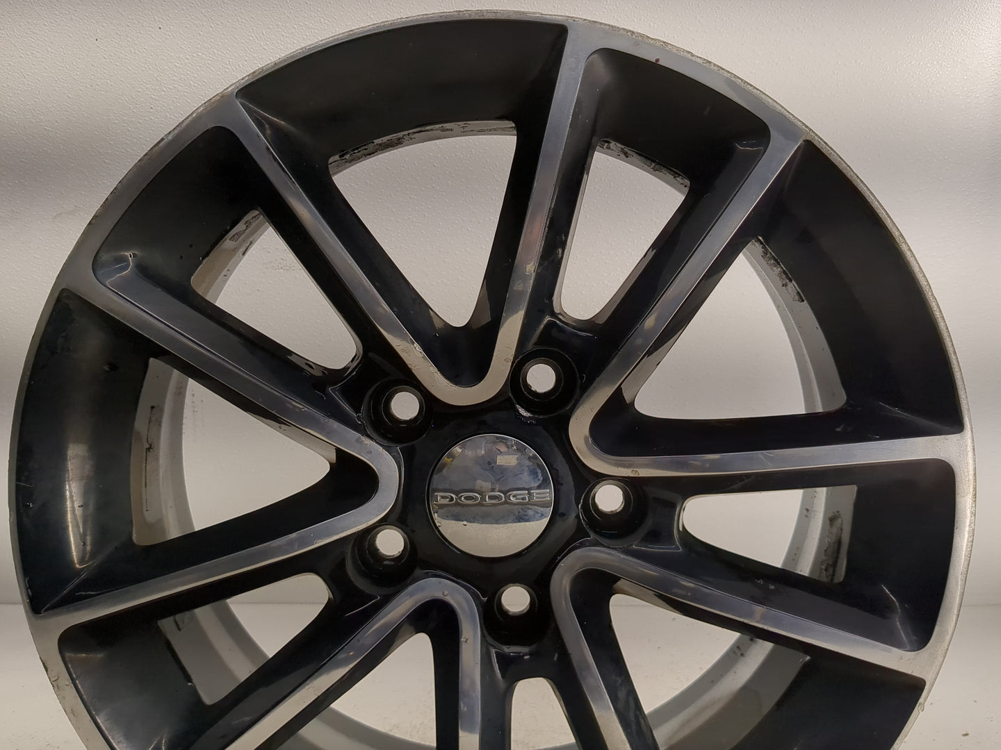 2013-2018 Dodge Grand Caravan Oem Wheel Rim 1247561 - Oemusedautoparts1.com