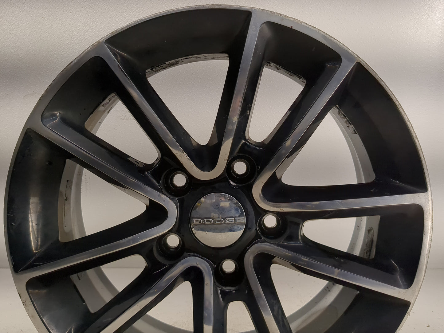 2013-2018 Dodge Grand Caravan Oem Wheel Rim 1247561 - Oemusedautoparts1.com