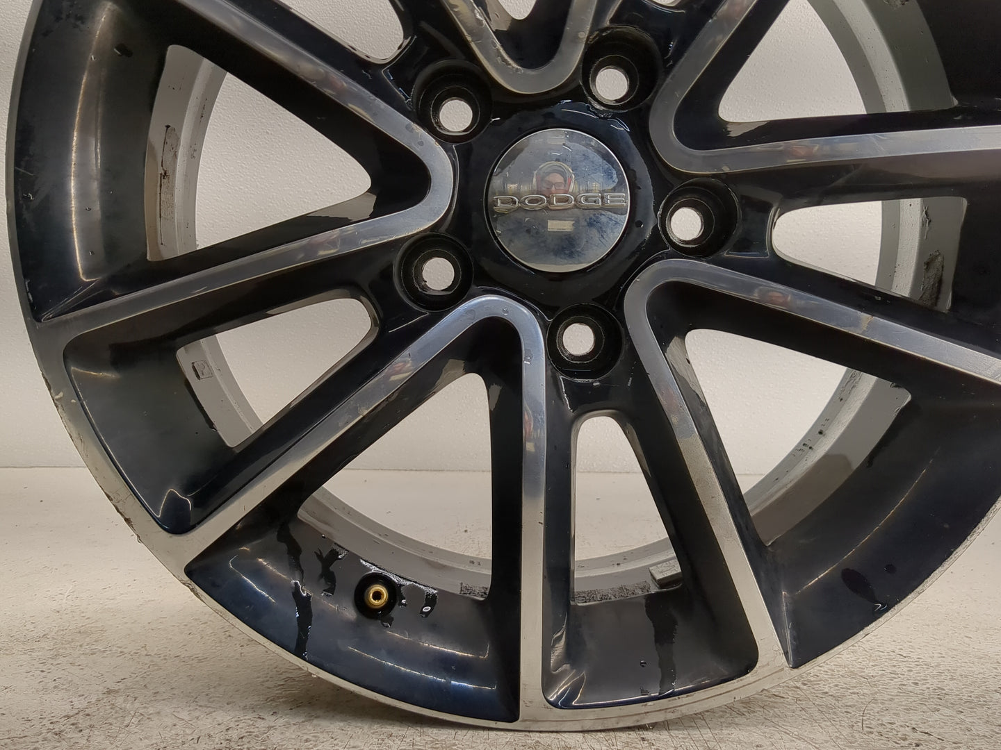 2013-2018 Dodge Grand Caravan Oem Wheel Rim 1247561 - Oemusedautoparts1.com