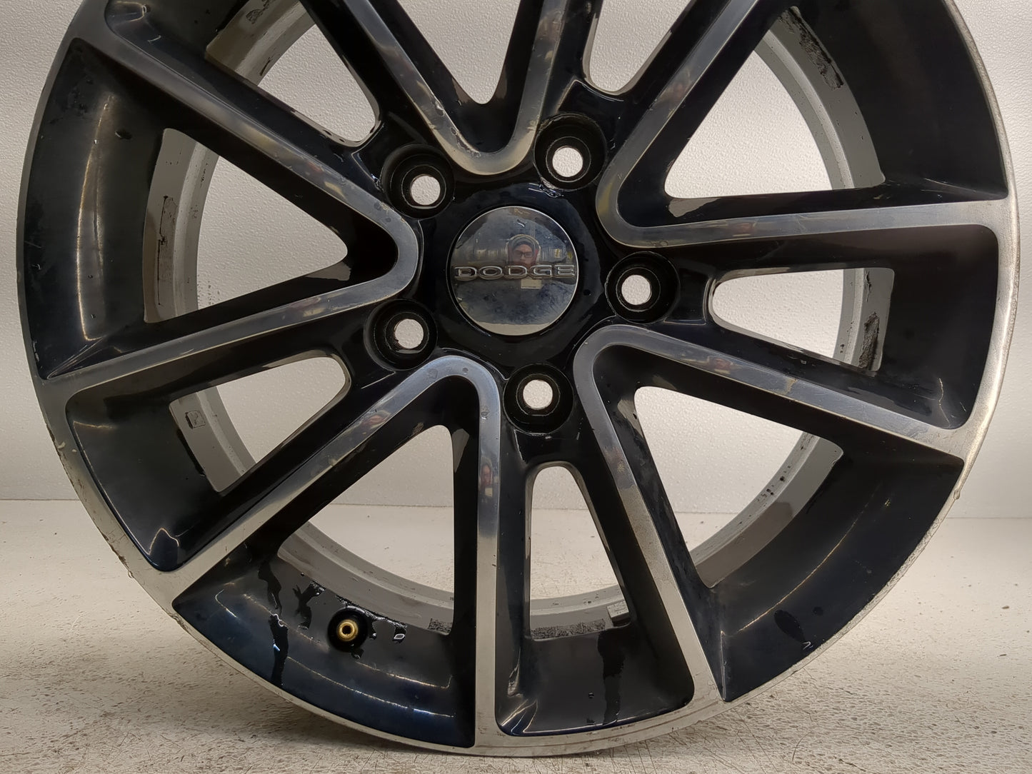 2013-2018 Dodge Grand Caravan Oem Wheel Rim 1247561 - Oemusedautoparts1.com