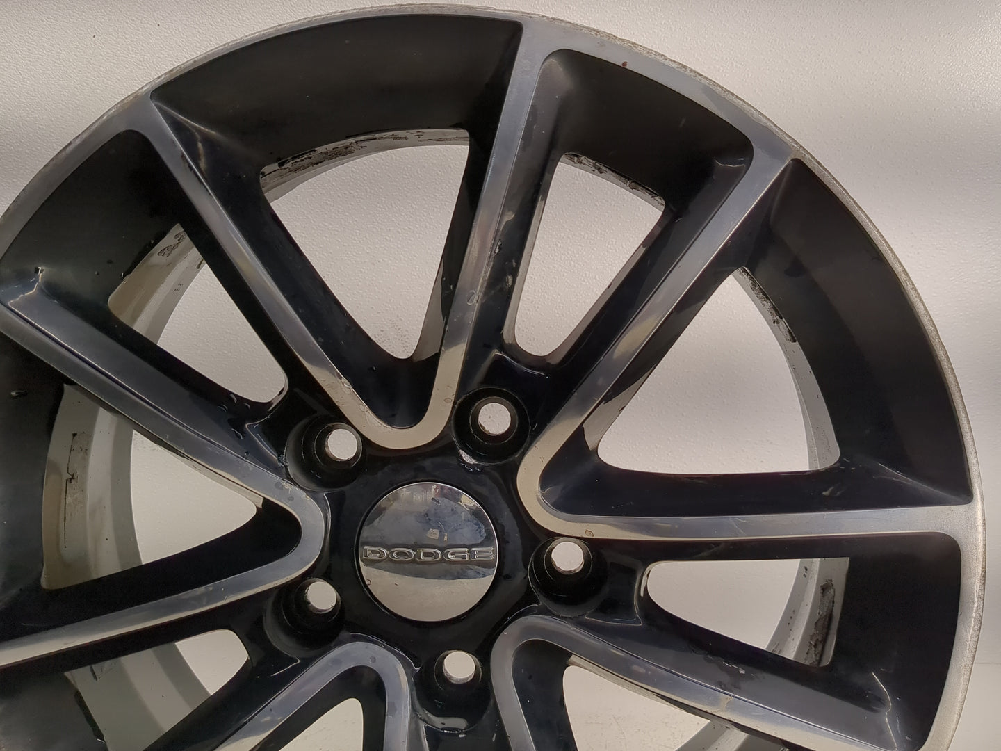 2013-2018 Dodge Grand Caravan Oem Wheel Rim 1247561 - Oemusedautoparts1.com