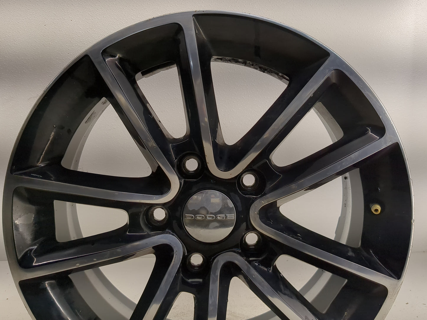 2013-2018 Dodge Grand Caravan Oem Wheel Rim 1247562 - Oemusedautoparts1.com