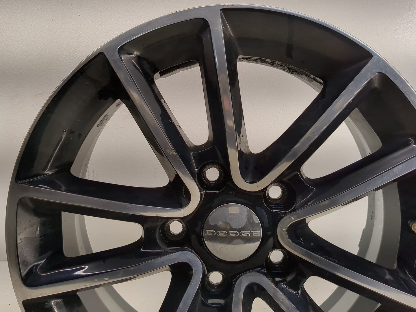 2013-2018 Dodge Grand Caravan Oem Wheel Rim 1247562 - Oemusedautoparts1.com