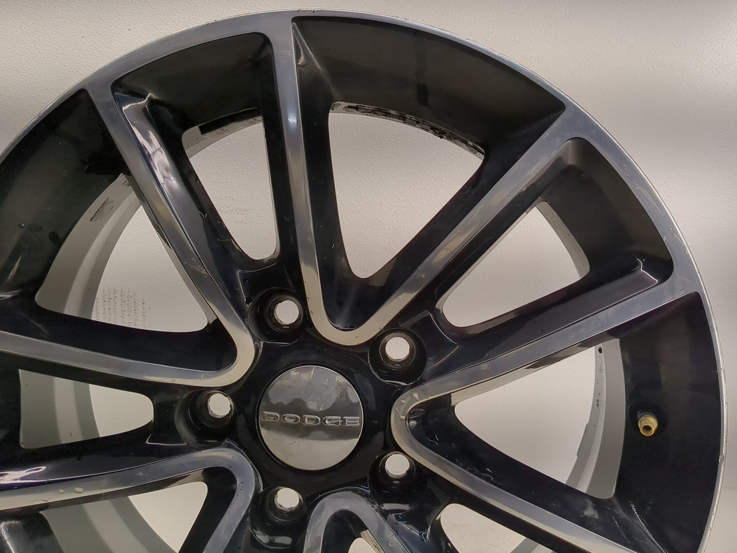 2013-2018 Dodge Grand Caravan Oem Wheel Rim 1247562 - Oemusedautoparts1.com