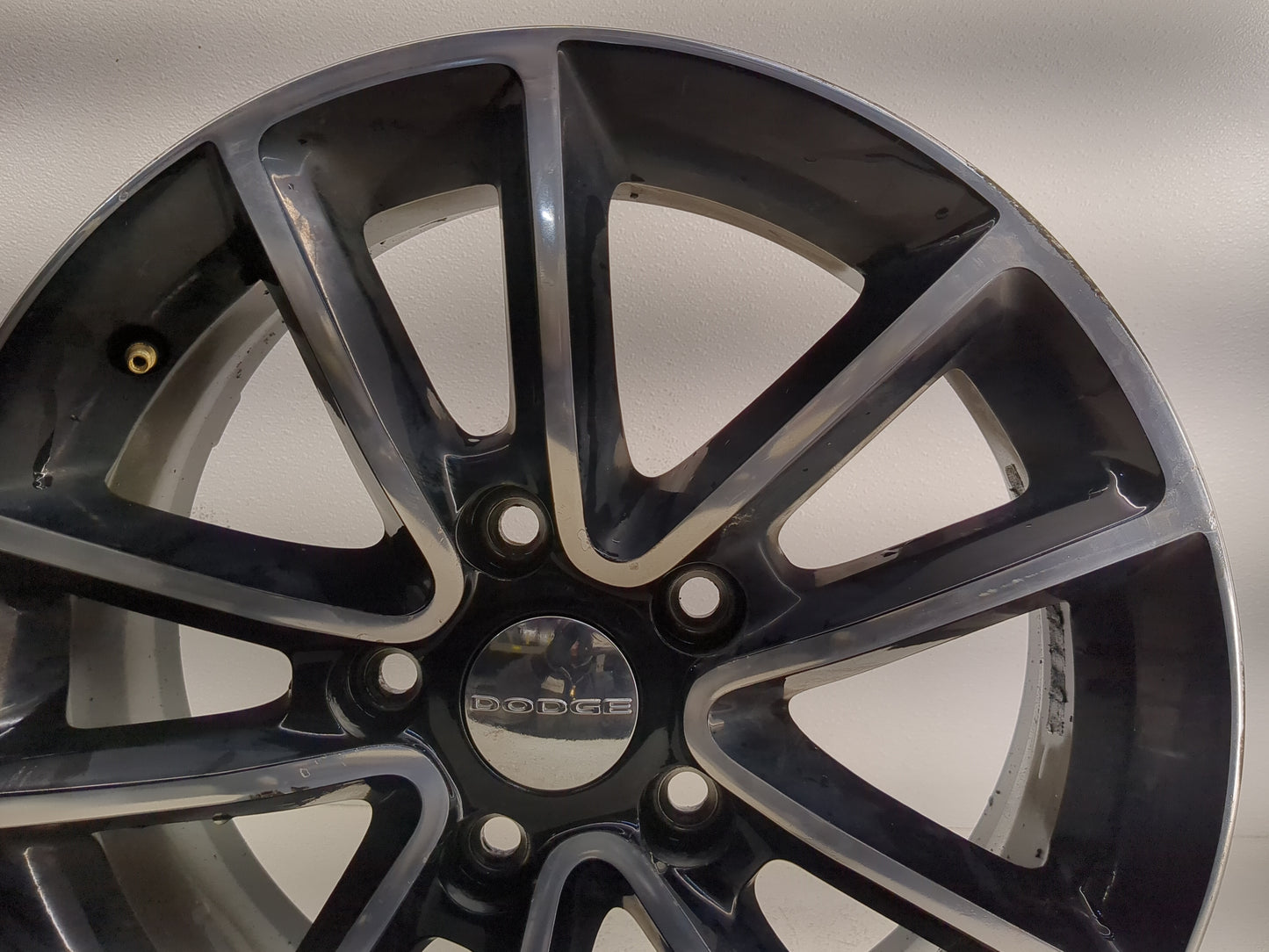 2013-2018 Dodge Grand Caravan Oem Wheel Rim 1247563 - Oemusedautoparts1.com