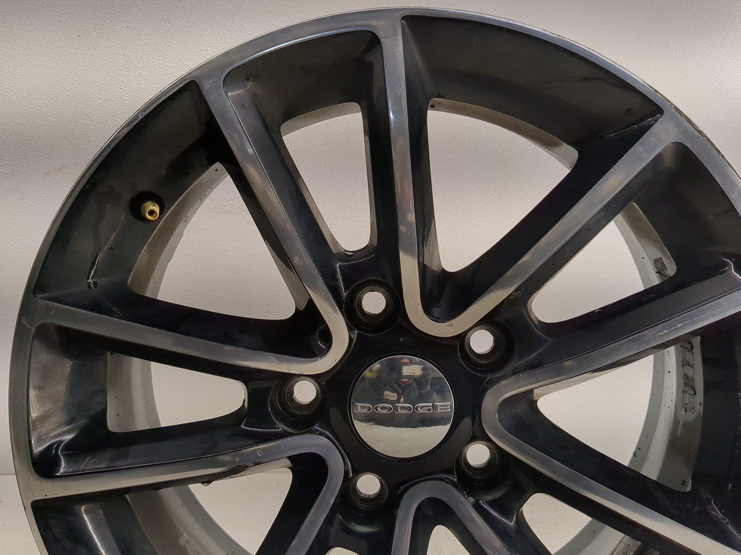 2013-2018 Dodge Grand Caravan Oem Wheel Rim 1247563 - Oemusedautoparts1.com