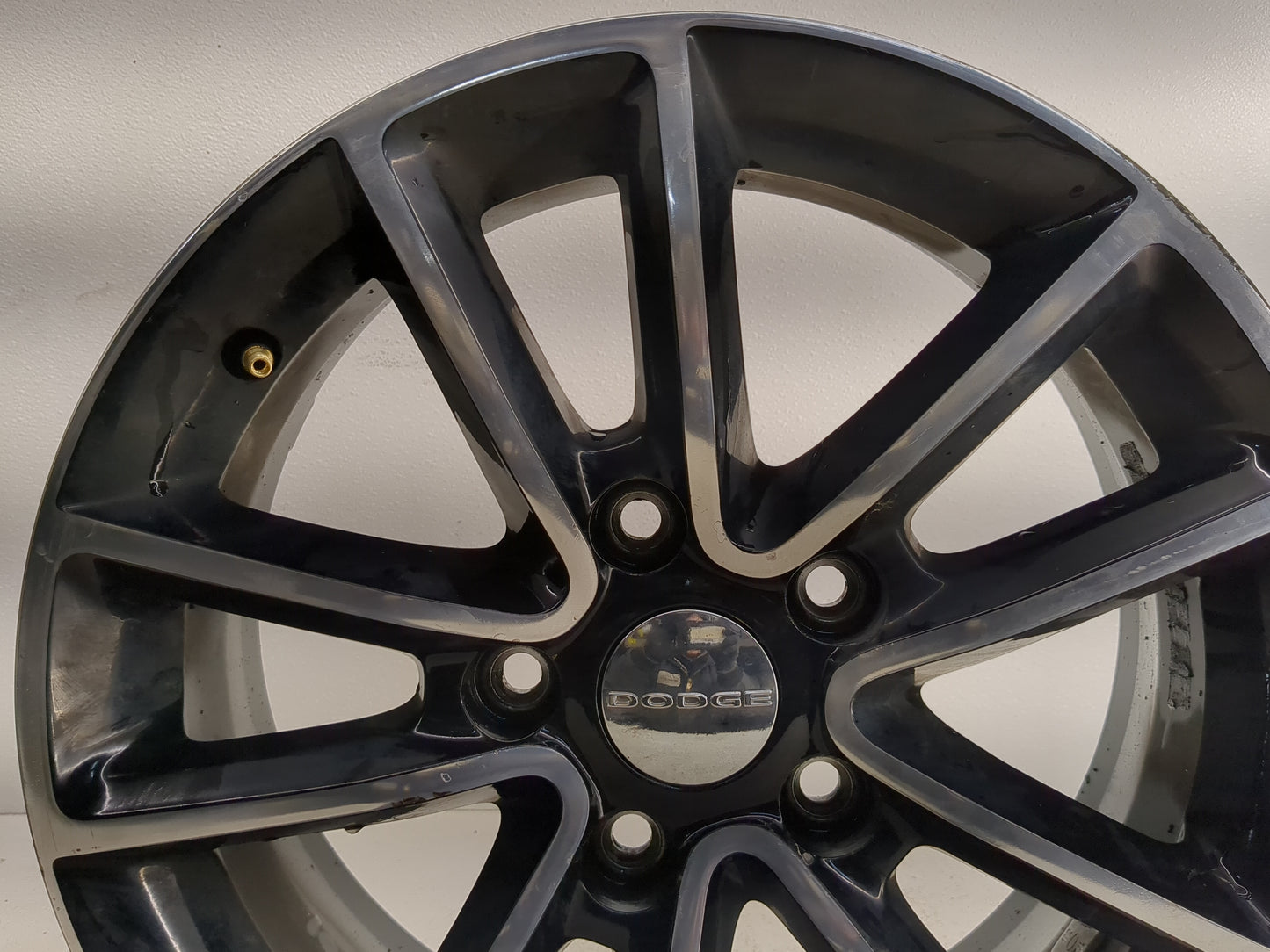 2013-2018 Dodge Grand Caravan Oem Wheel Rim 1247563 - Oemusedautoparts1.com