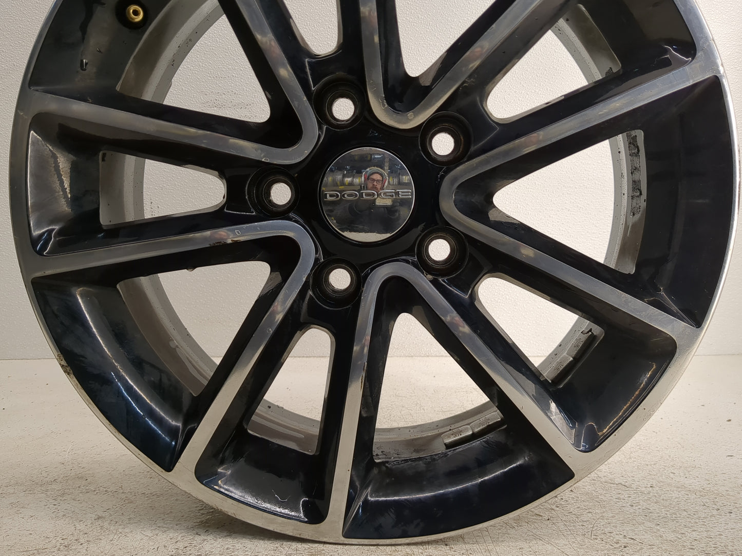 2013-2018 Dodge Grand Caravan Oem Wheel Rim 1247563 - Oemusedautoparts1.com