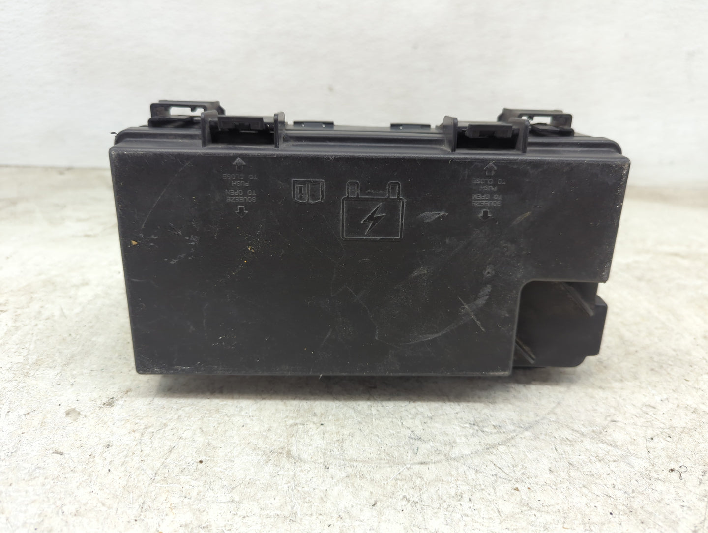 2015 Dodge Grand Caravan Fusebox Fuse Box Panel Relay Module P/N:68239606AA RT032842J0, 68083380AA, 04692139AA, 04692143AA F
