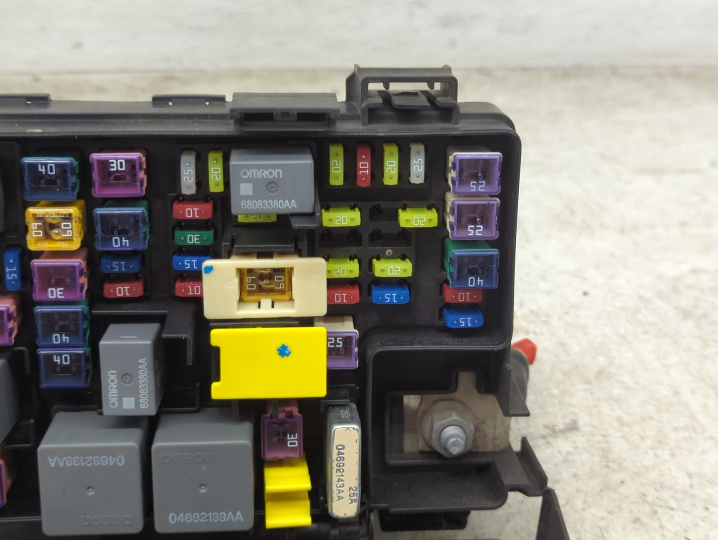 2015 Dodge Grand Caravan Fusebox Fuse Box Panel Relay Module P/N:68239606AA RT032842J0, 68083380AA, 04692139AA, 04692143AA F
