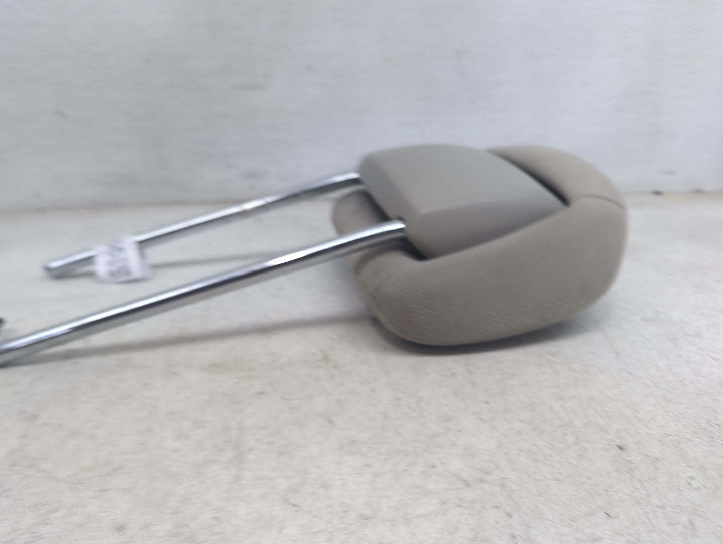 2015 Dodge Grand Caravan Headrest Head Rest Front Driver Seat Gray - Oemusedautoparts1.com