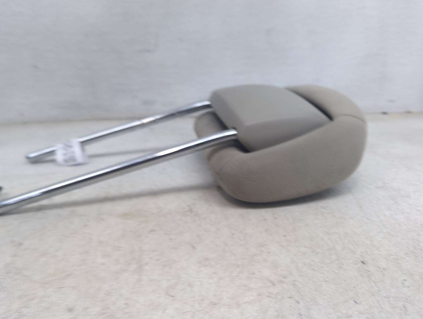 2015 Dodge Grand Caravan Headrest Head Rest Front Driver Seat Gray - Oemusedautoparts1.com