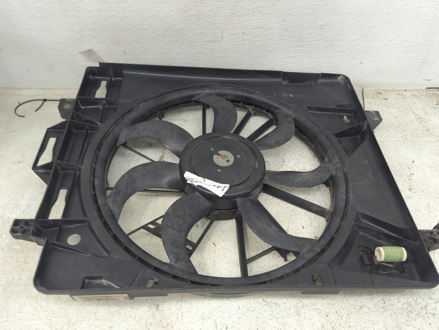 2008-2020 Dodge Grand Caravan Electric Radiator Cooling Fan Motor Assembly P/N:T144AN180564460 Fits OEM Used Auto Parts - Oe