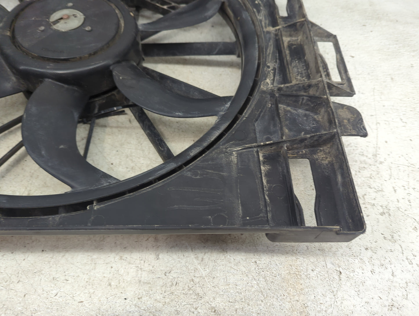 2008-2020 Dodge Grand Caravan Electric Radiator Cooling Fan Motor Assembly P/N:T674AD3222 L3626003 Fits OEM Used Auto Parts 