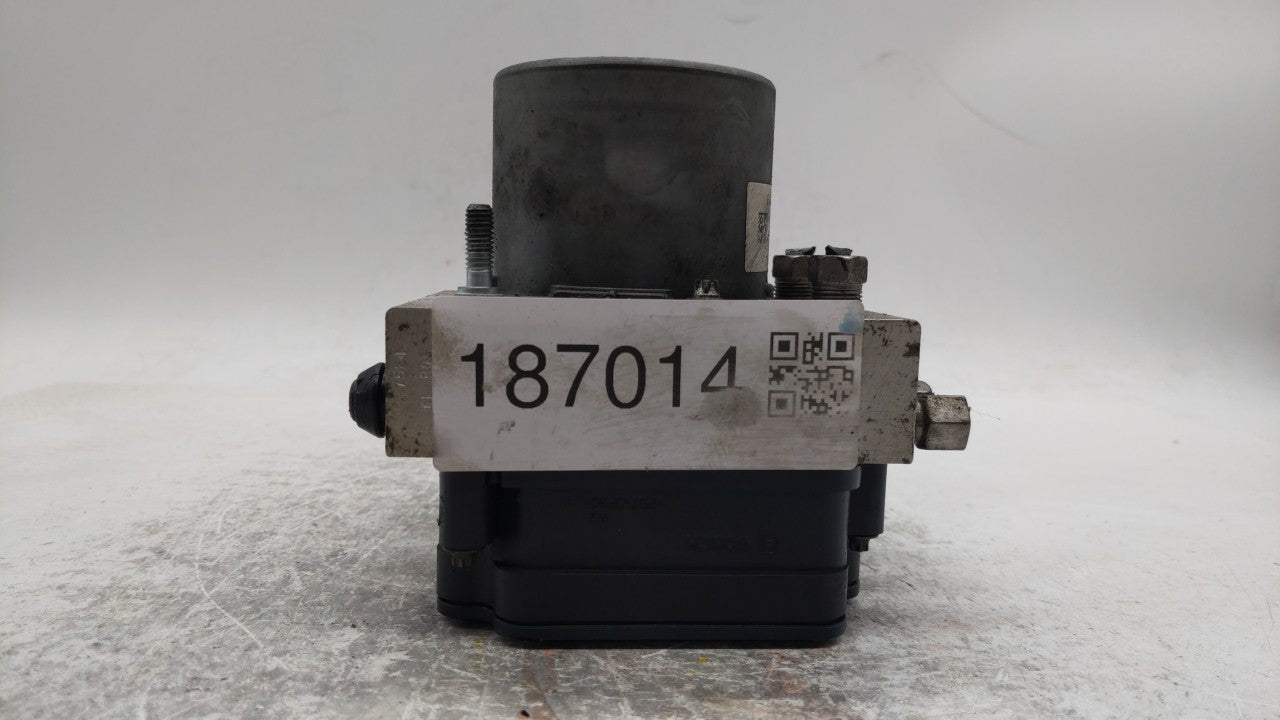 2015-2018 Dodge Grand Caravan ABS Pump Control Module Replacement P/N:P68183803AC 68183803AC Fits Fits 2015 2016 2017 2018 O