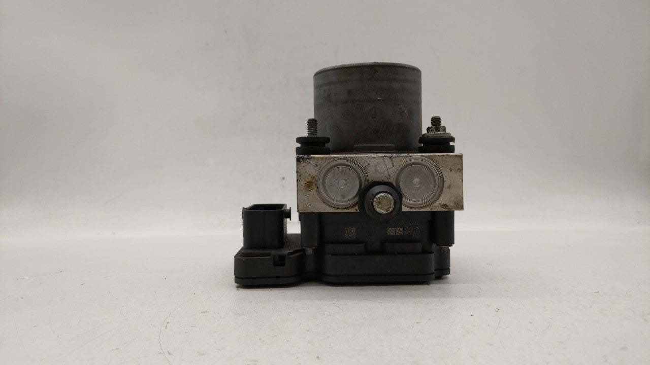 2015-2018 Dodge Grand Caravan ABS Pump Control Module Replacement P/N:P68183803AC 68183803AC Fits Fits 2015 2016 2017 2018 O