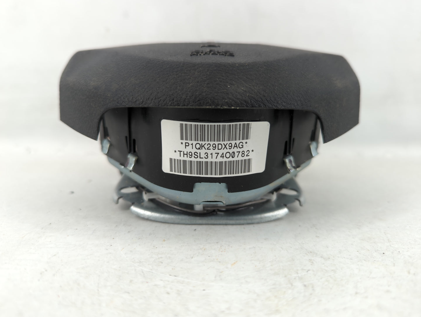 2015 Dodge Grand Caravan Air Bag Driver Left Steering Wheel Mounted - Oemusedautoparts1.com