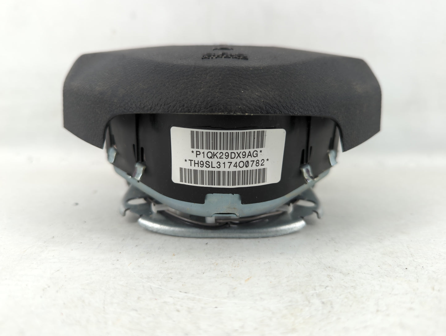 2015 Dodge Grand Caravan Air Bag Driver Left Steering Wheel Mounted - Oemusedautoparts1.com