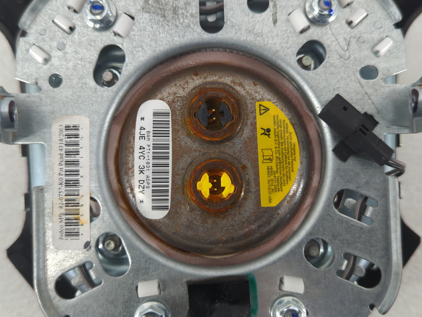 2015 Dodge Grand Caravan Air Bag Driver Left Steering Wheel Mounted - Oemusedautoparts1.com