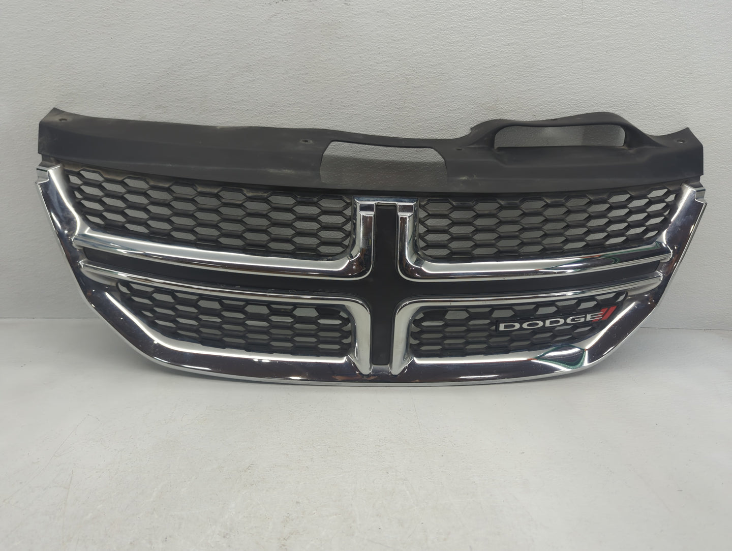 2015 Dodge Journey Front Bumper Grille Cover - Oemusedautoparts1.com