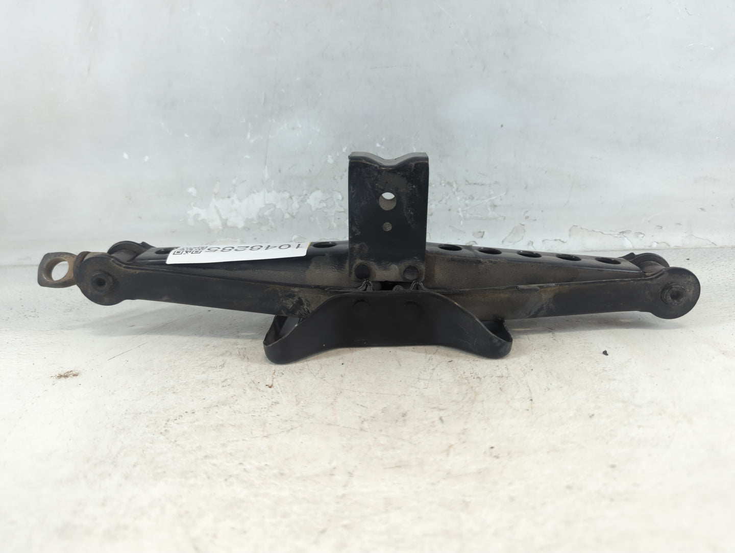 2015 Dodge Journey Spare Scissor Car Jack - Oemusedautoparts1.com