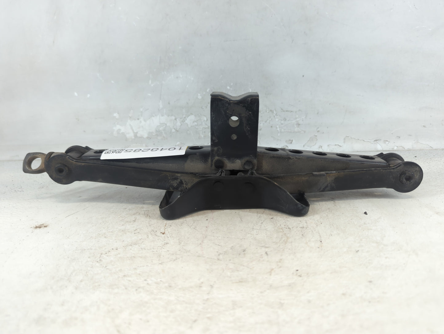 2015 Dodge Journey Spare Scissor Car Jack - Oemusedautoparts1.com