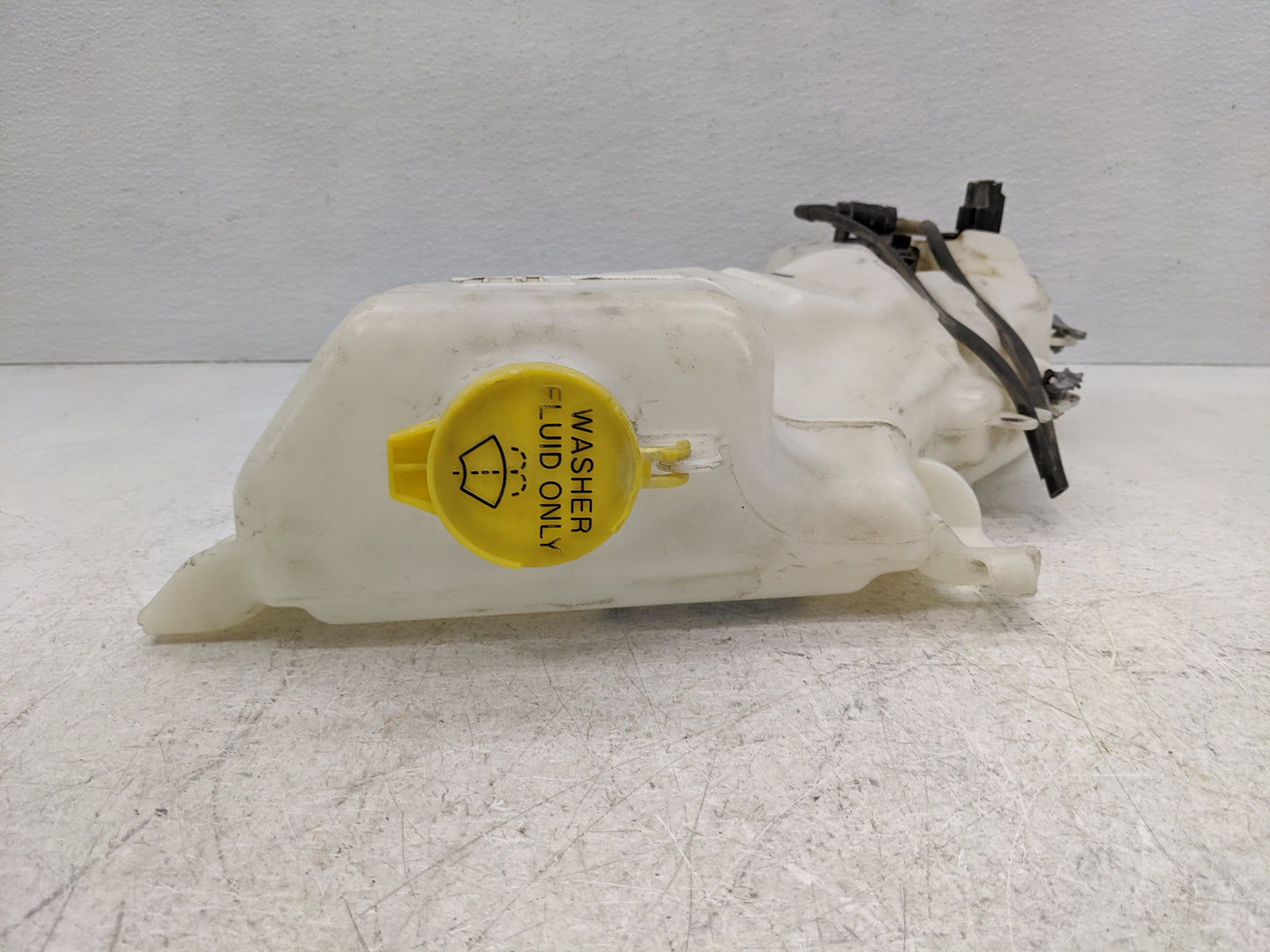 2015 Dodge Journey Windshield Washer Fluid Reservoir Bottle Oem - Oemusedautoparts1.com