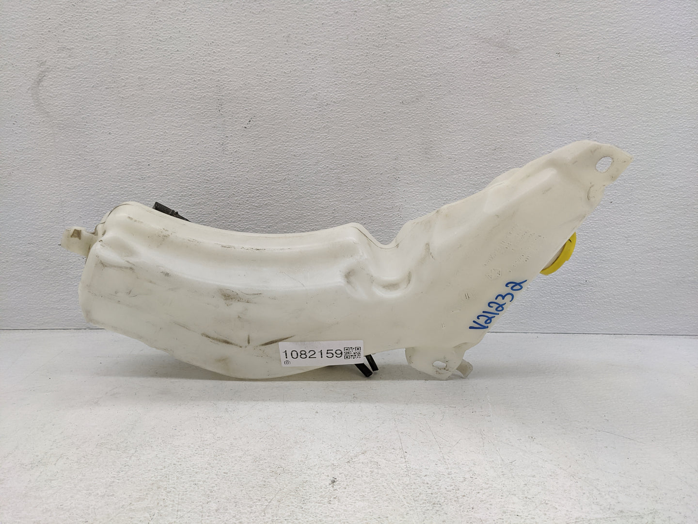 2015 Dodge Journey Windshield Washer Fluid Reservoir Bottle Oem - Oemusedautoparts1.com