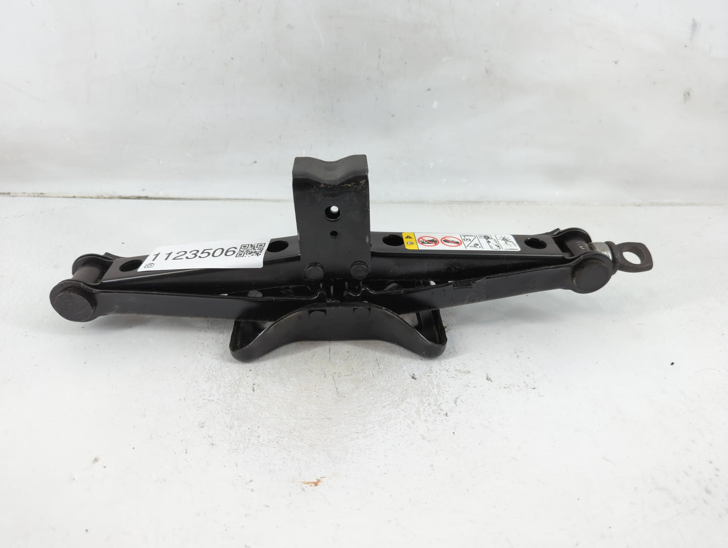 2015 Dodge Journey Spare Scissor Car Jack 1123506 - Oemusedautoparts1.com