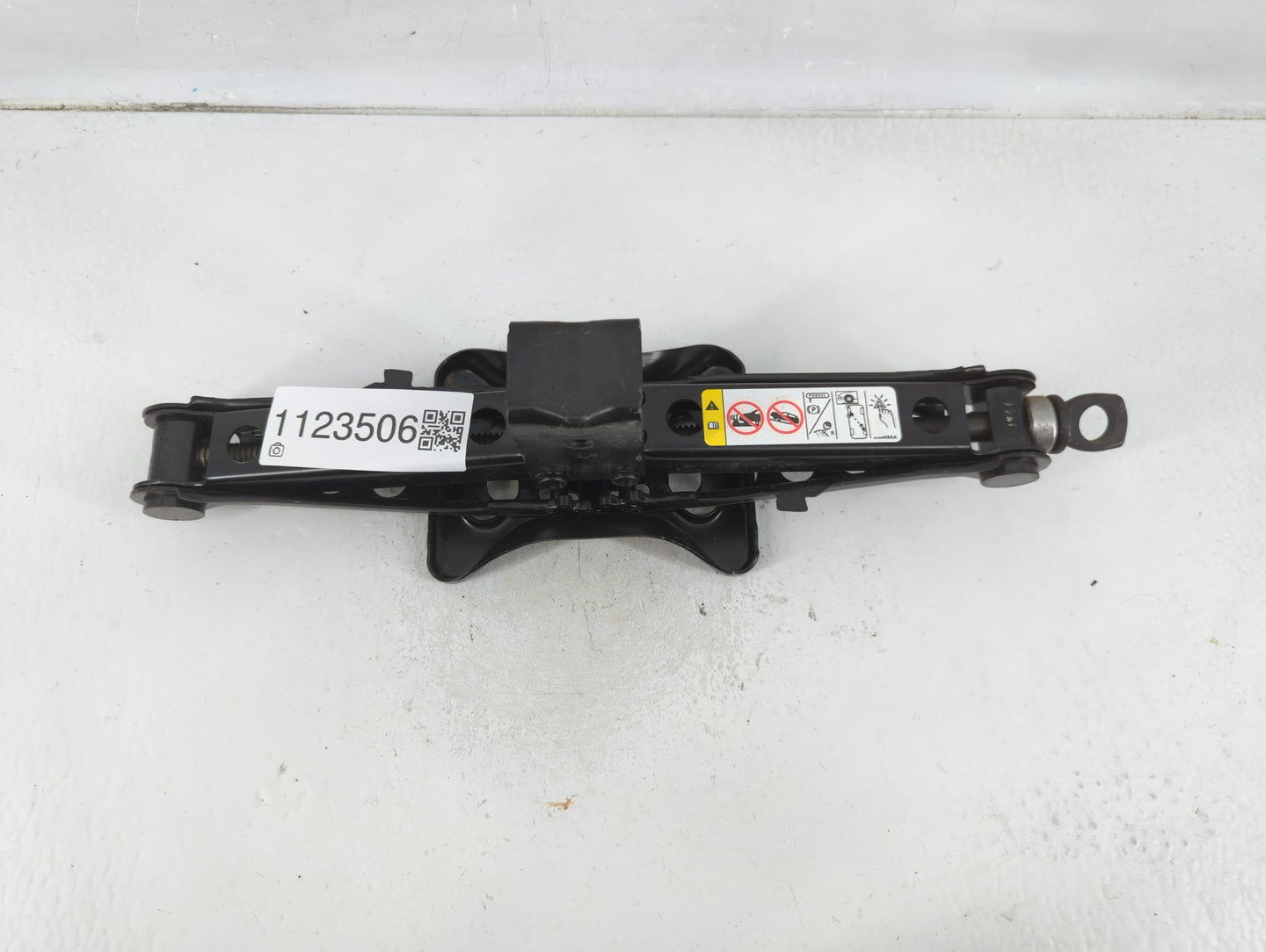 2015 Dodge Journey Spare Scissor Car Jack 1123506 - Oemusedautoparts1.com