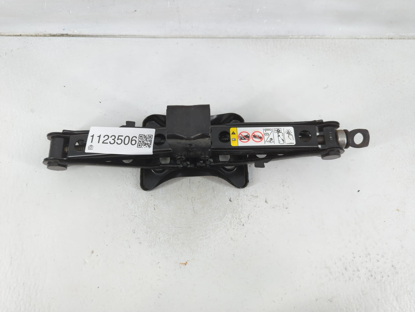 2015 Dodge Journey Spare Scissor Car Jack 1123506 - Oemusedautoparts1.com