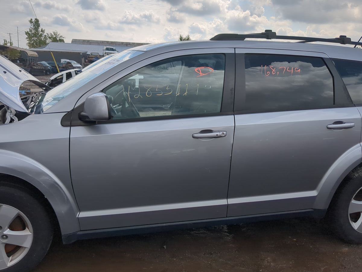 2015 Dodge Journey Driver Front Door Oem - Oemusedautoparts1.com